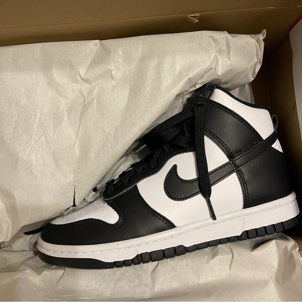 NIKE DUNK HIGH
